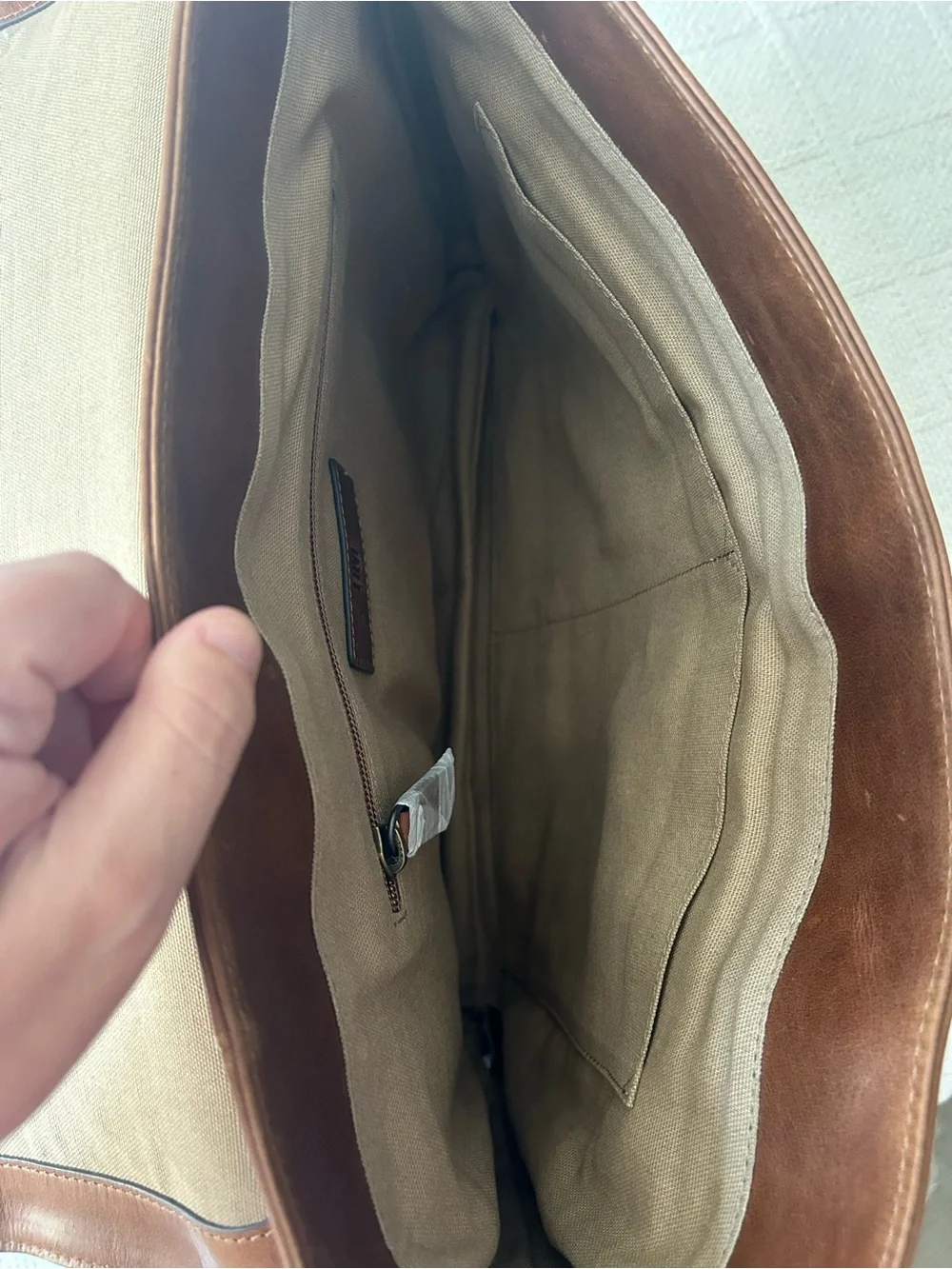 NWT Frye Logan Messenger Bag